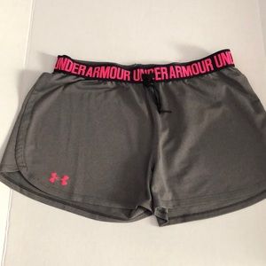Under Armour Loose athletic shorts. Size Small